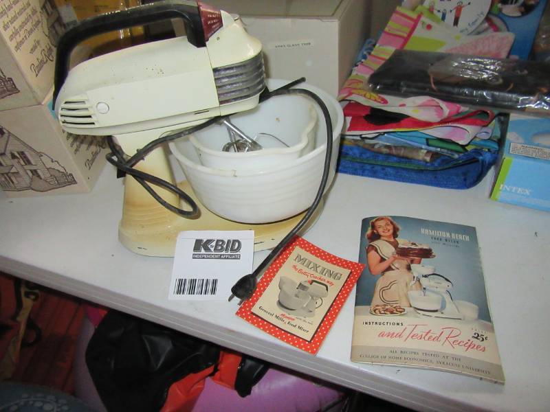 lot 139 image: Hamilton Beach, Food Mixer and bowlsBooks as shown