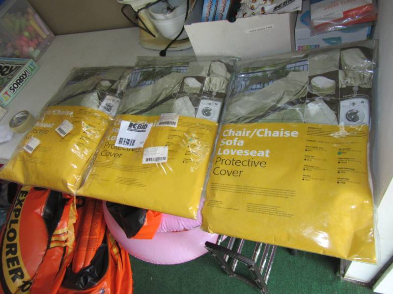 lot 141 image: Protective patio furniture covers as pictured.. NEW