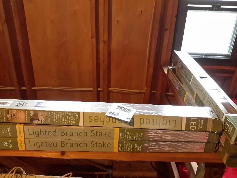 lot 85 image: 6 boxes of lighted Branch Stakes  LED lights