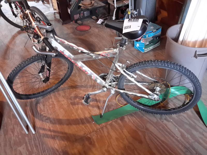 lot 95 image: Mongoose, 21 Speed, Aluminum Mountain Bike