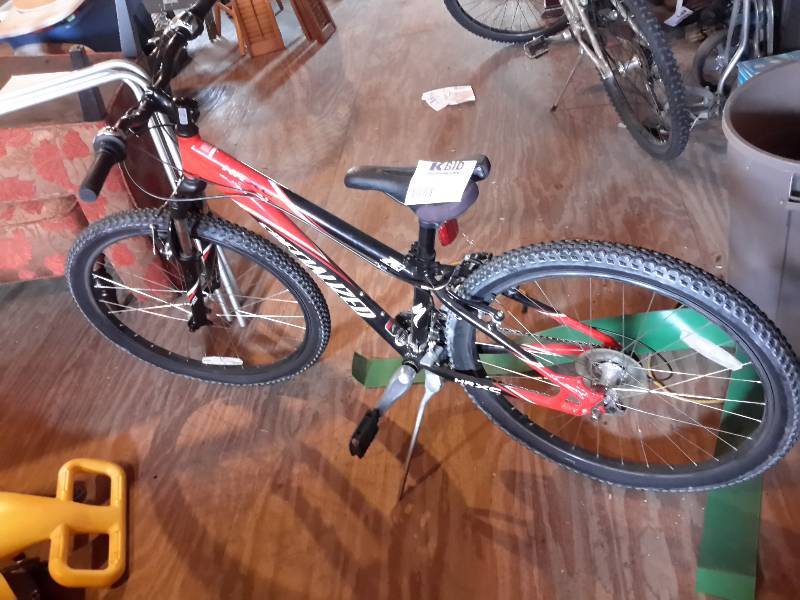 lot 94 image: Specialized, Womens style Bike. Looks like an 18 speed