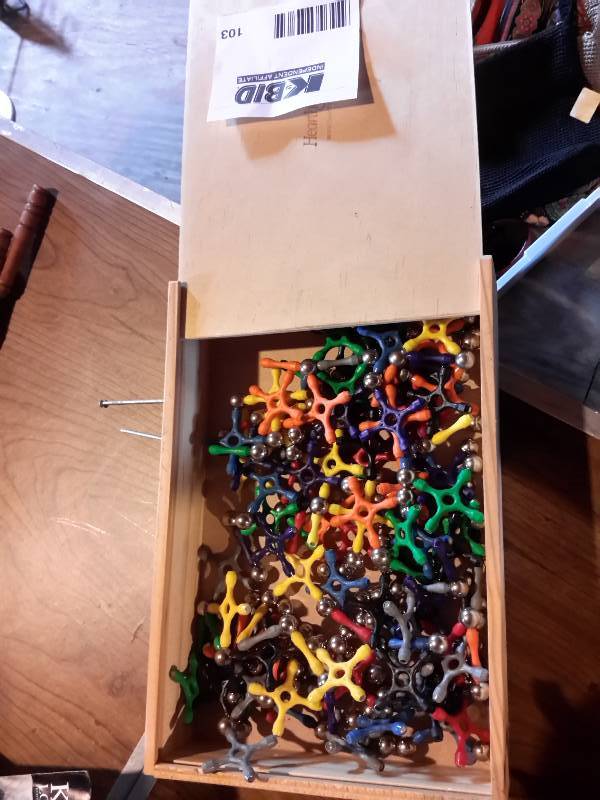 lot 103 image: childrens toys, connect type of building system.