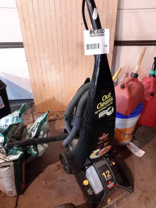 lot 126 image: Bissell, Dirt lifter, Power Brush, Floor Scrubber
