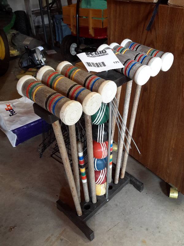 lot 125 image: Croquet Set