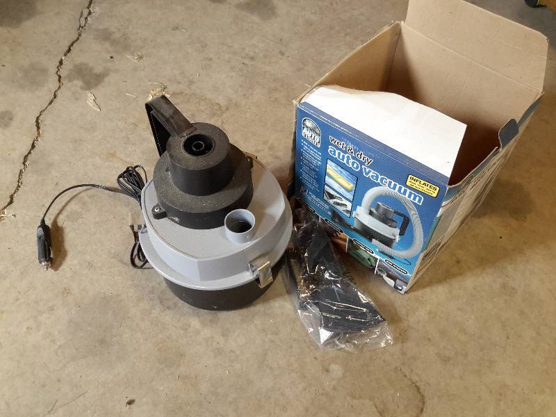 lot 176 image: Wet and Dry Auto Vacuum