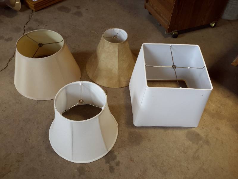 lot 179 image: Misc. Lamp Shades