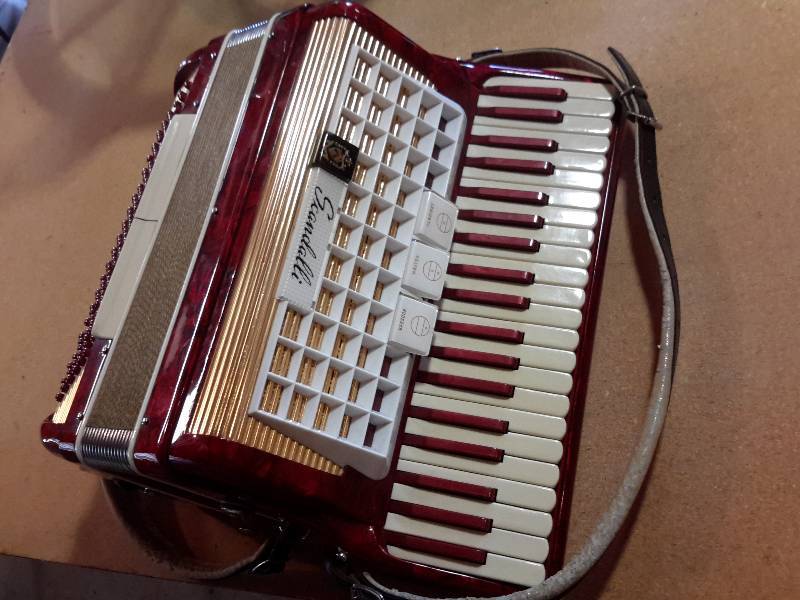 lot 36 image: Scandalli, 125 Base Accordion.