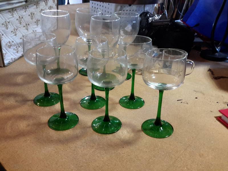 lot 194 image: 2 Santa Bear glass cups Set of Wine Glasses
