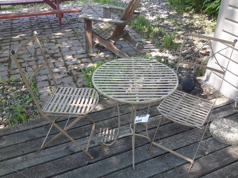 lot 207 image: Metal folding chair and table set for porch