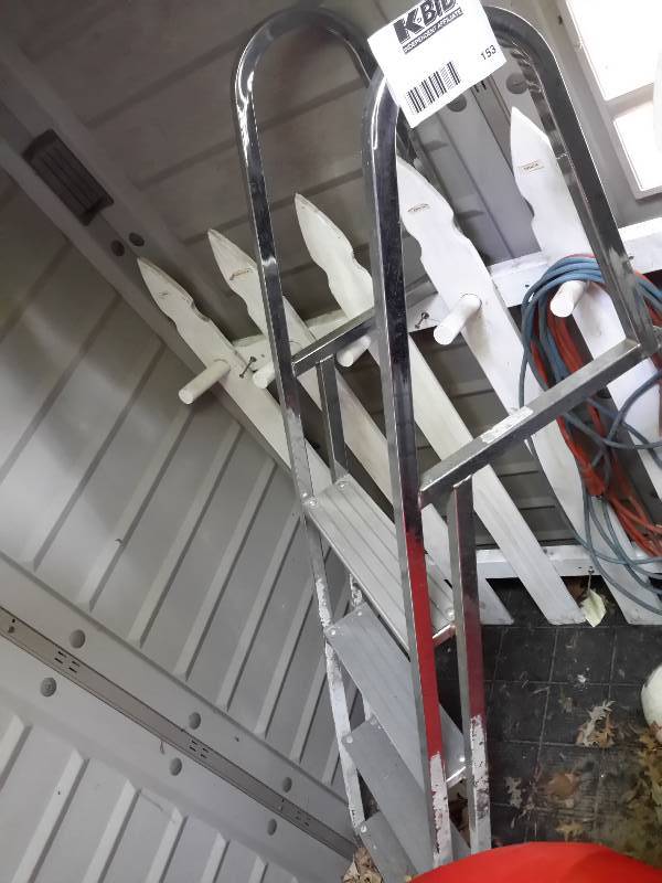 lot 153 image: Metal Swimming Pool Ladder