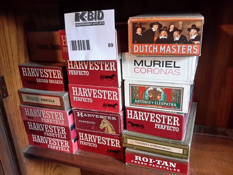 lot 89 image: Lot of cigar boxes as pictured
