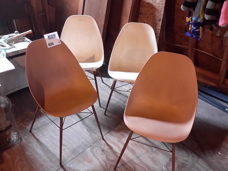 lot 50 image: 4, Molded plastic, MID CENTURY, Side Chairs
