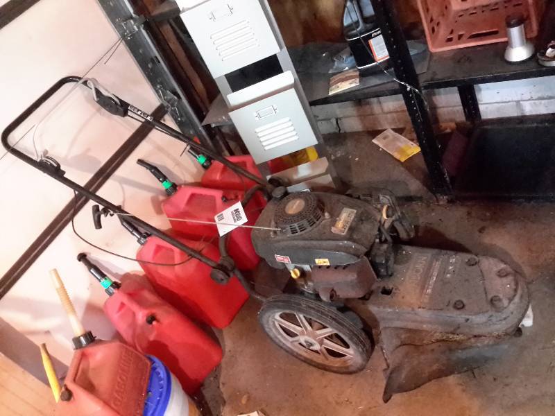 lot 2 image: Sanborn, 6.25 ft-lbs OHV22 in Cut Weed Whacker