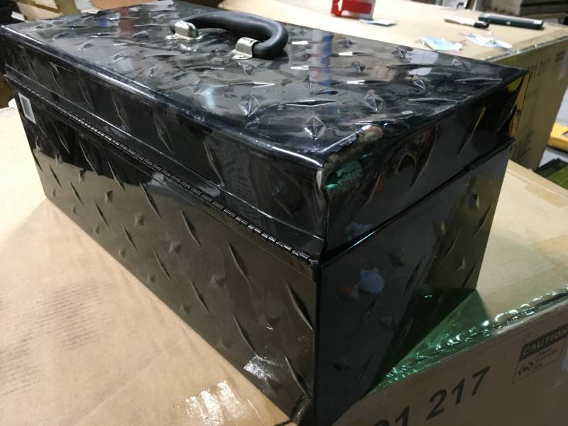 lot 96 image: Husky 20 in. Tread Plate Metal Mobile Tool Box DAMAGED