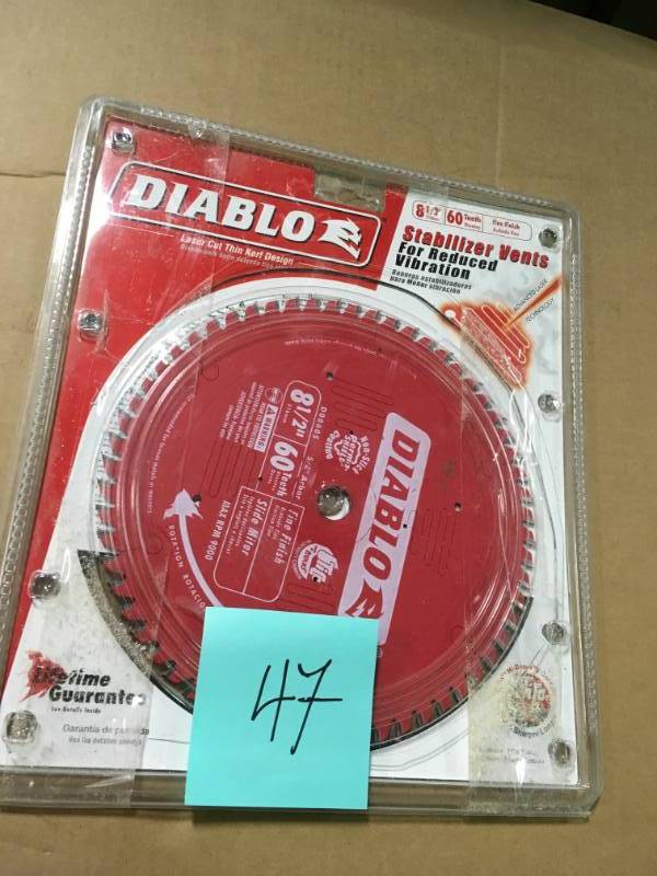 lot 47 image: Diablo 8-12 in. x 60-Teeth Fine Finish Saw Blade in good condition