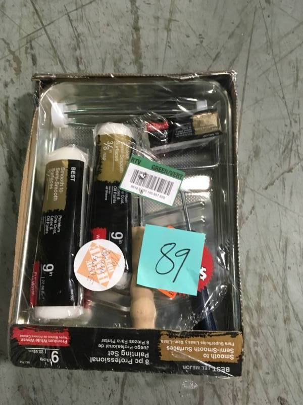lot 89 image: 8-Piece Shed Resistant White Woven Paint Tray Kit in good condition