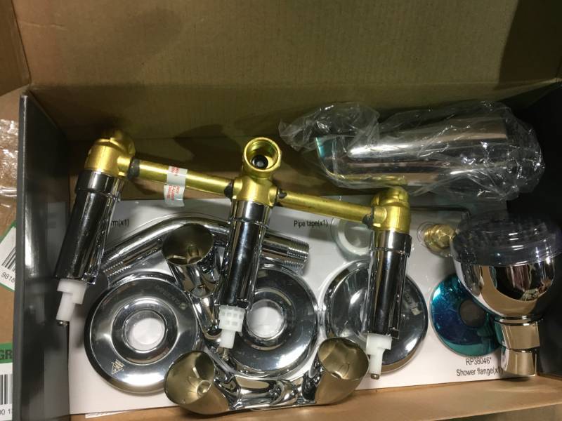 Glacier Bay Aragon 3-Handle 1-Spray Tub and Shower Faucet in Chrome in good condition