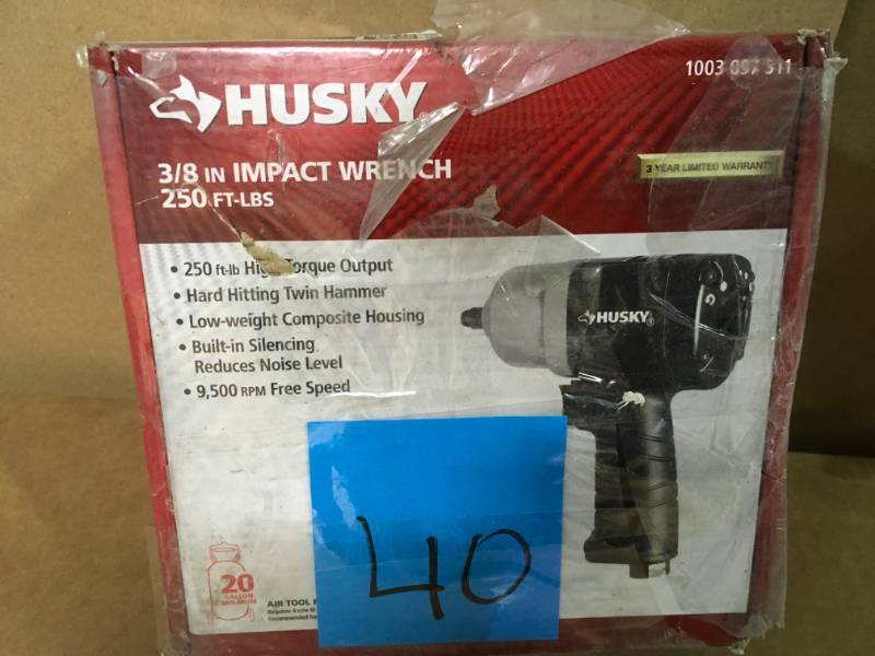 Husky 250 ft.lbs. 38 In. Impact Wrench in good condition