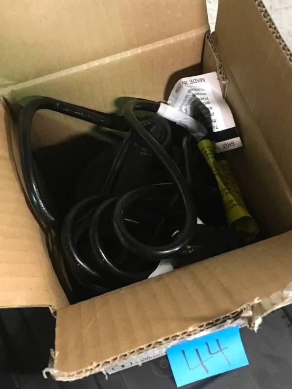 Everbilt 16 HP Plastic Submersible Utility Pump in good condition