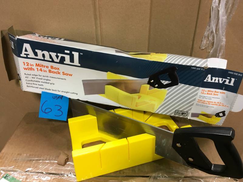 HDX 11 in. Miter Box with Saw Included USED in good condition