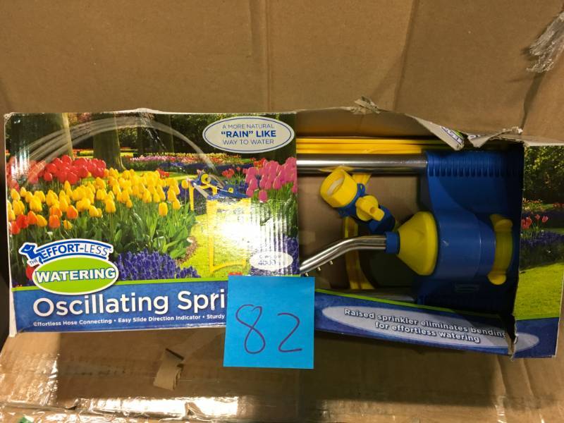 Effort-less Watering 1001 Series Oscillating Sprinkler with Stand in good condition