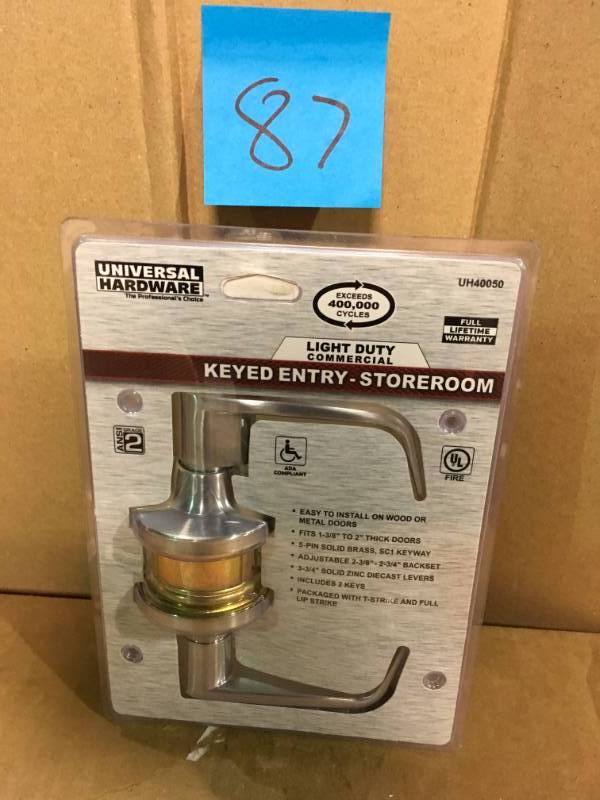 Universal Hardware Commercial 2-34 in. Satin Chrome Standard Duty Storeroom Door Lever in good condition