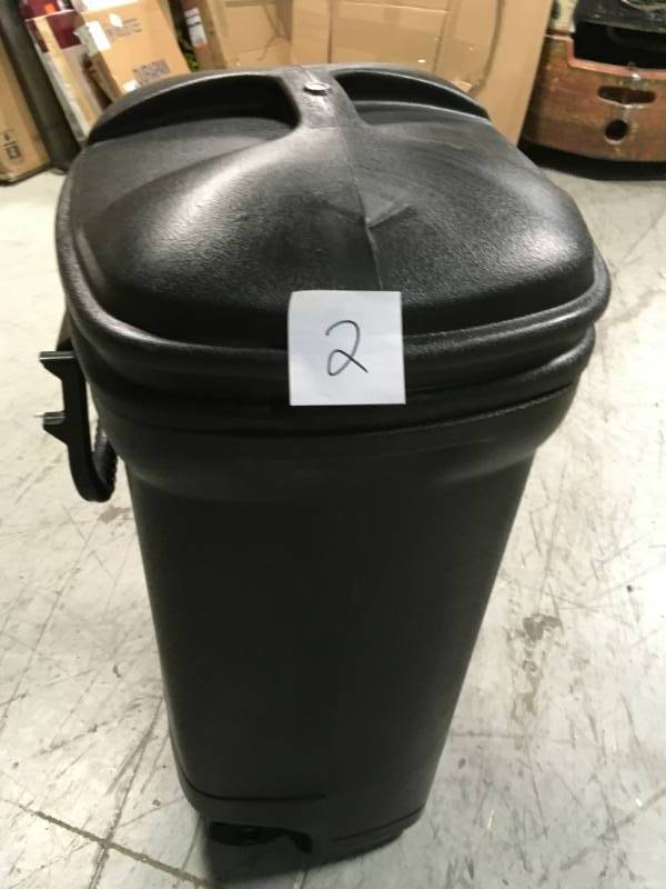 United Solutions 34 Gal. Plastic Wheeled Outdoor Trash Can not used