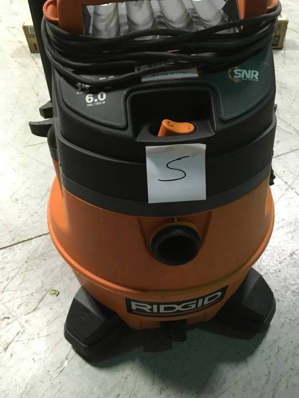 RIDGID 6 Gal. 3.5-Peak HP NXT WetDry Vac in good condition