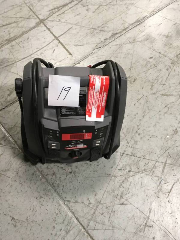 Schumacher Battery Extender 12-Volt, 1,200 Amp Battery Jump Starter in good condition