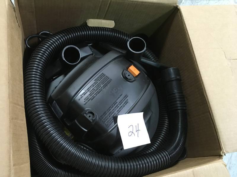 RIDGID 9 Gal. 4.25-Peak HP NXT WetDry Vac in good condition