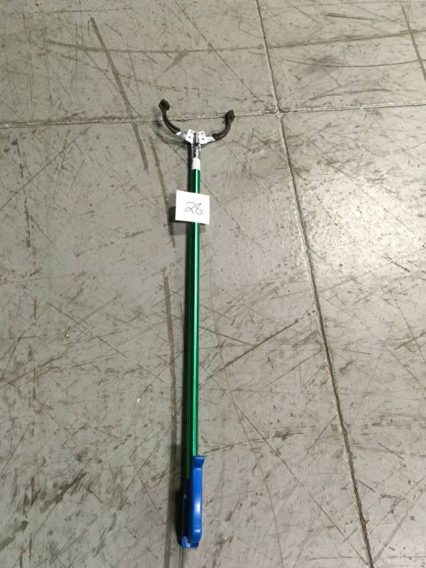 Unger 36 in. Nifty Nabber Trash Picker Grabber in good condition