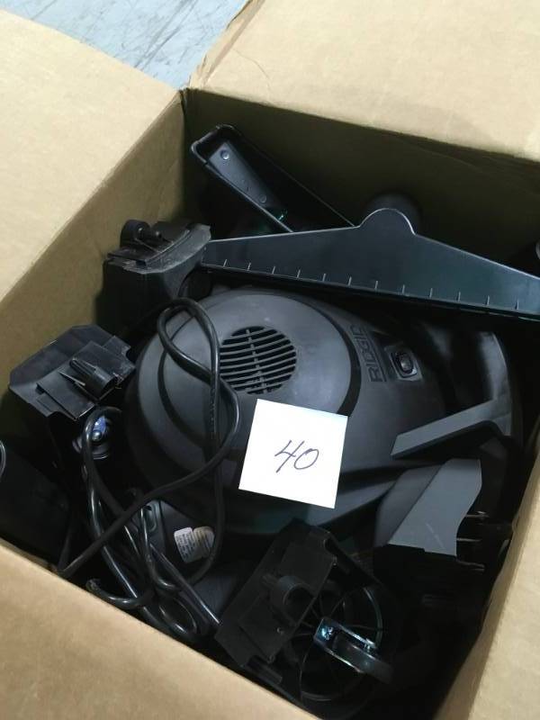 RIDGID 12 Gal. 5.0-Peak HP Wet Dry Vac in good condition