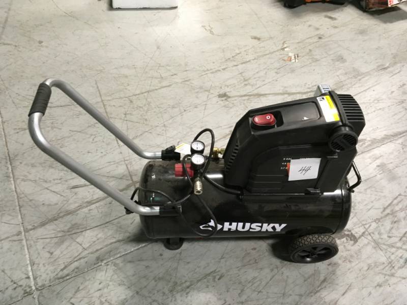 Husky 8G 150 PSI Hotdog Air Compressor in good condition