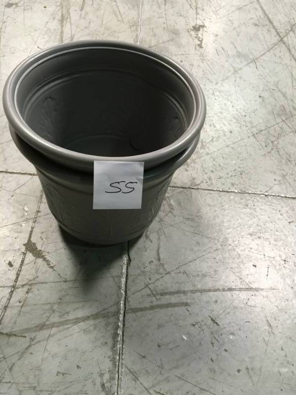 100 ft. Resin Hose Pot in good condition