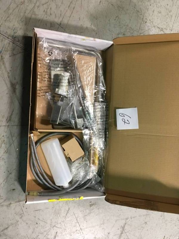 GROHE Tallinn Single-Handle Pull-Out Sprayer Kitchen Faucet in SuperSteel Infinity Finish in good condition