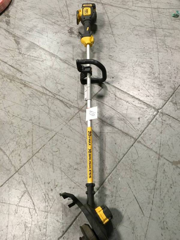 DEWALT 20-Volt MAX Lithium-Ion Cordless 13 in. Brushless Dual Line String Grass Trimmer (Tool Only) in good condition