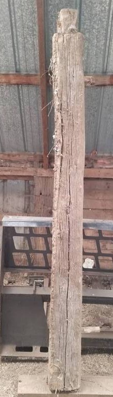 lot 24 image: Reclaimed oak log cabin wood