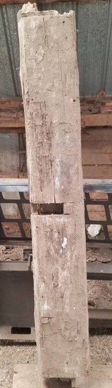 lot 25 image: Reclaimed oak log cabin wood