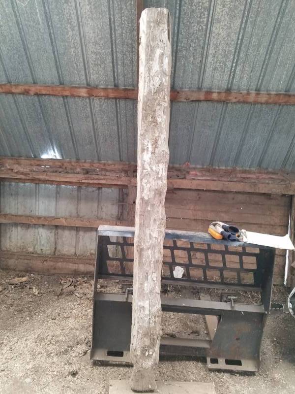 lot 26 image: Reclaimed oak log cabin wood