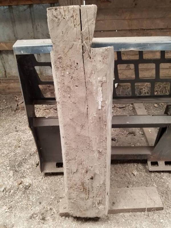 lot 30 image: Small reclaimed oak log cabin log