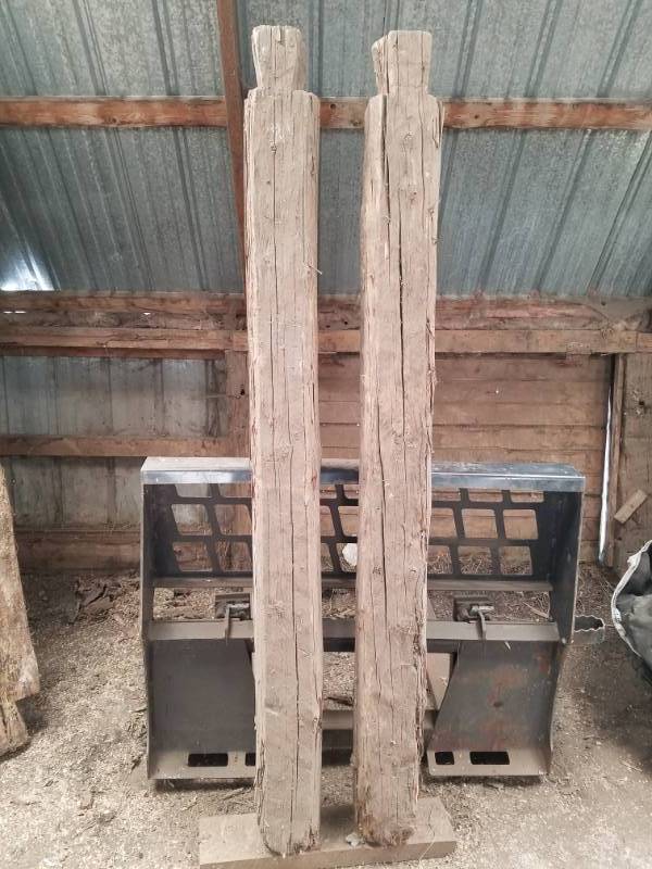 lot 36 image: Reclaimed oak log cabin wood