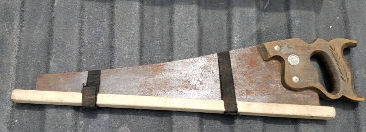lot 117 image: Warranted Superio 20 Wood Saw with wood handle
