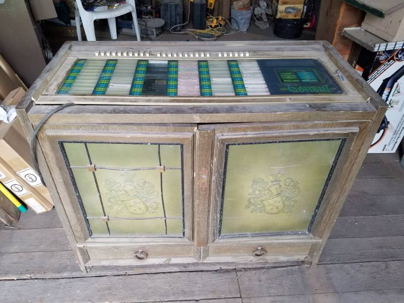 lot 134 image: Consul Jukebox made in West Germany