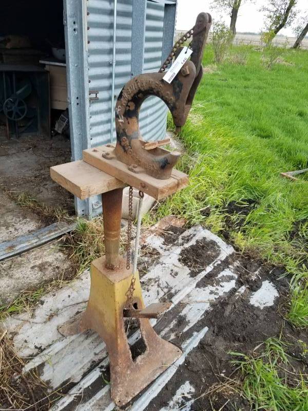 lot 146 image: F.H. Smith M.F.G Company Stud setter pedal operated