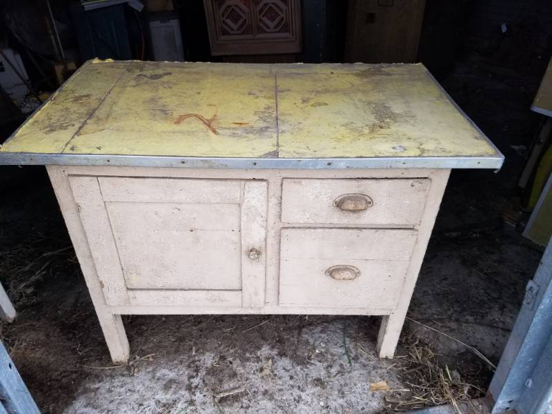 lot 155 image: Vintage wood cabinet