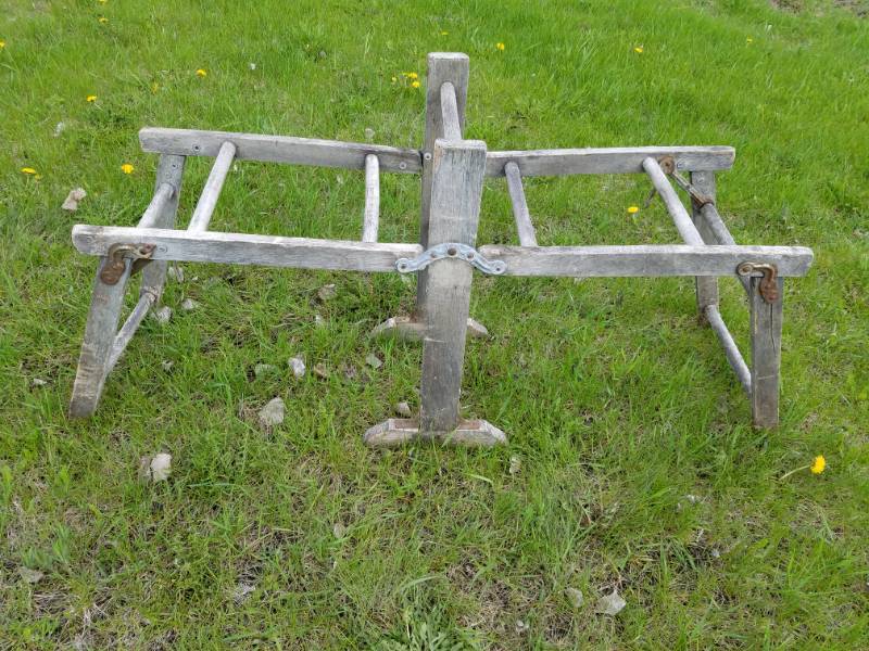 lot 159 image: Old fashion folding wash tube stand