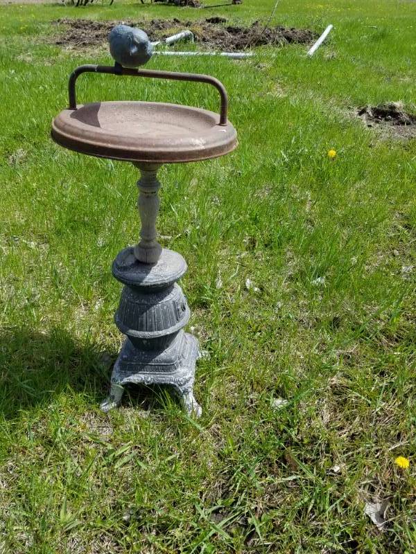 lot 160 image: Vintage Ash Tray