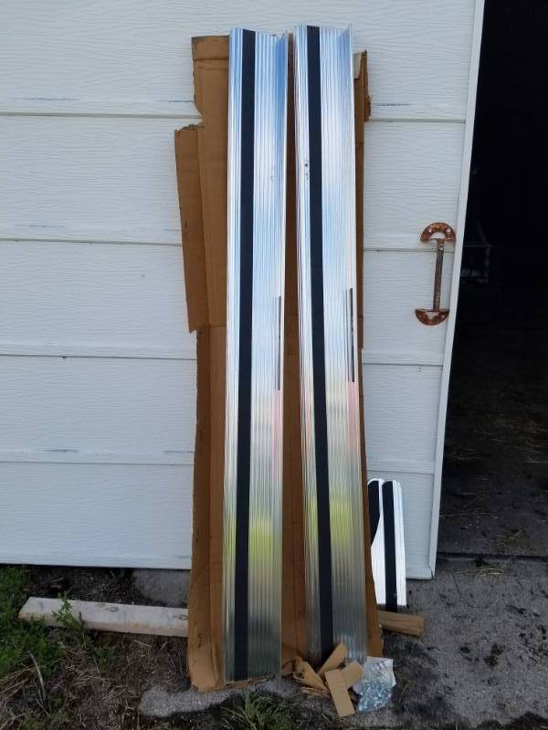 lot 166 image: 79 long running boards CA 75