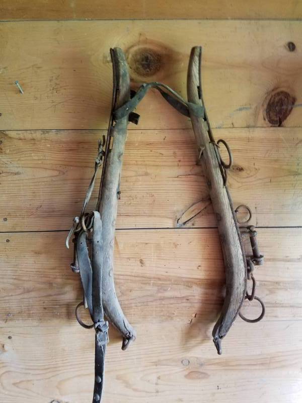 lot 175 image: 24 wood horse hames
