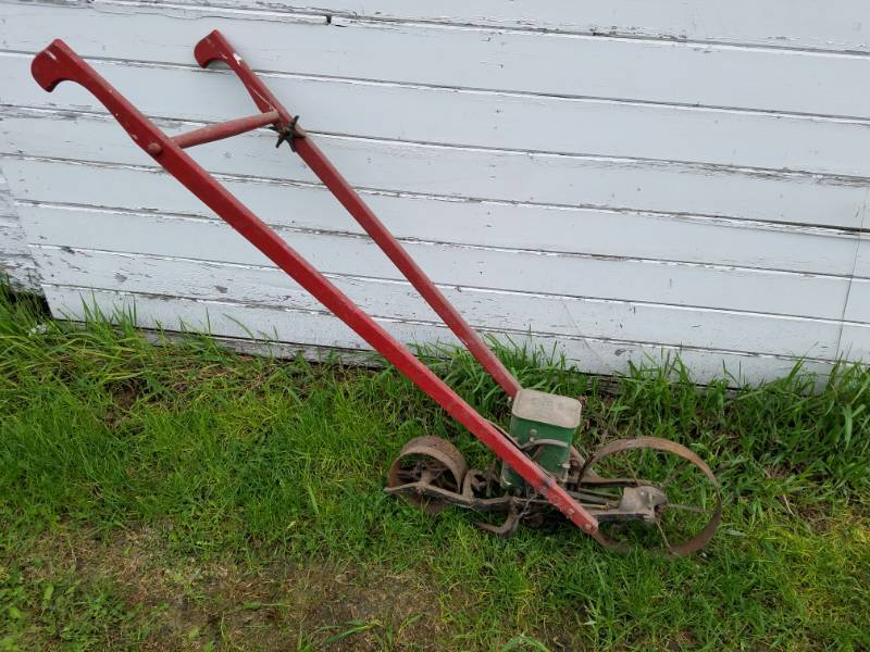 lot 179 image: U.S.A Garden Planter Number 4